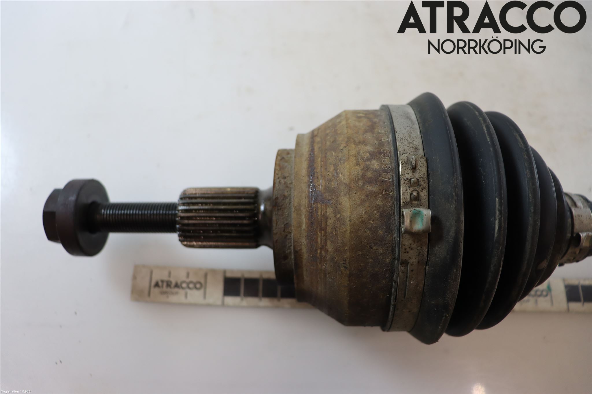 Volkswagen VW AMAROK 2H 10-22 Drivaxel Fram Höger