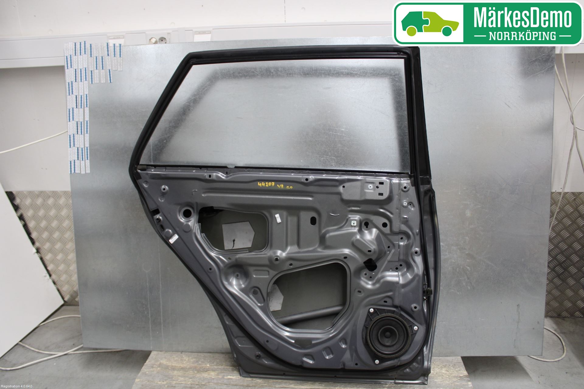 Toyota AVENSIS 03-06 Dörr Bak Vänster