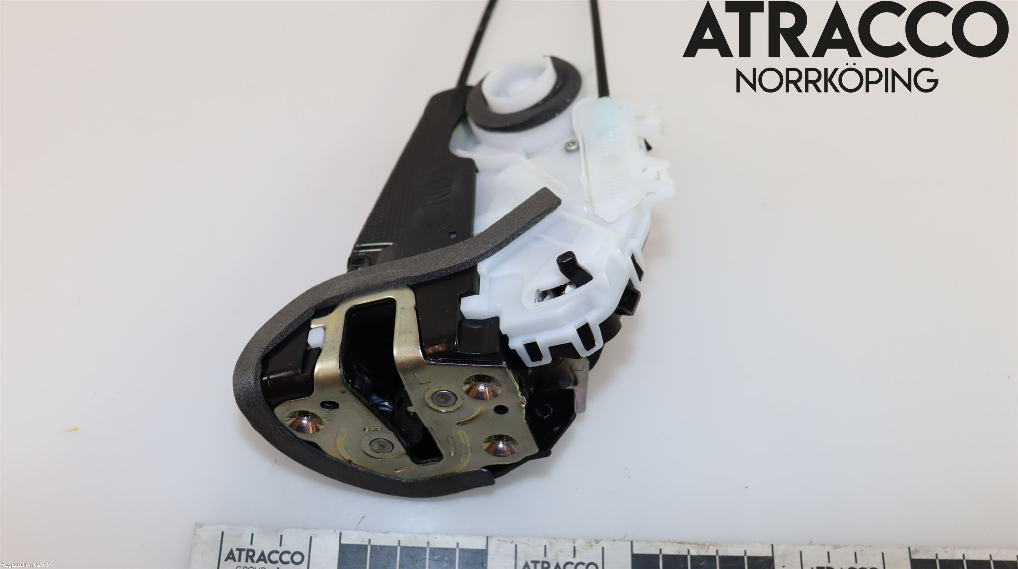 Toyota YARIS XP21 20- Låskista-Dörrlås