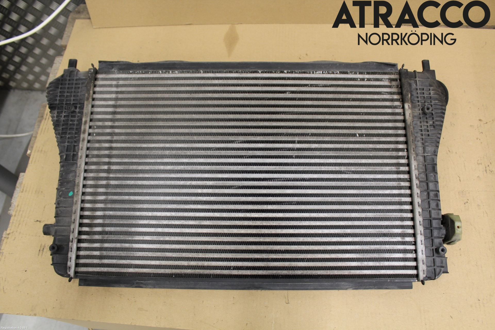 Seat LEON 06-12 Laddluft-Intercooler Kyl