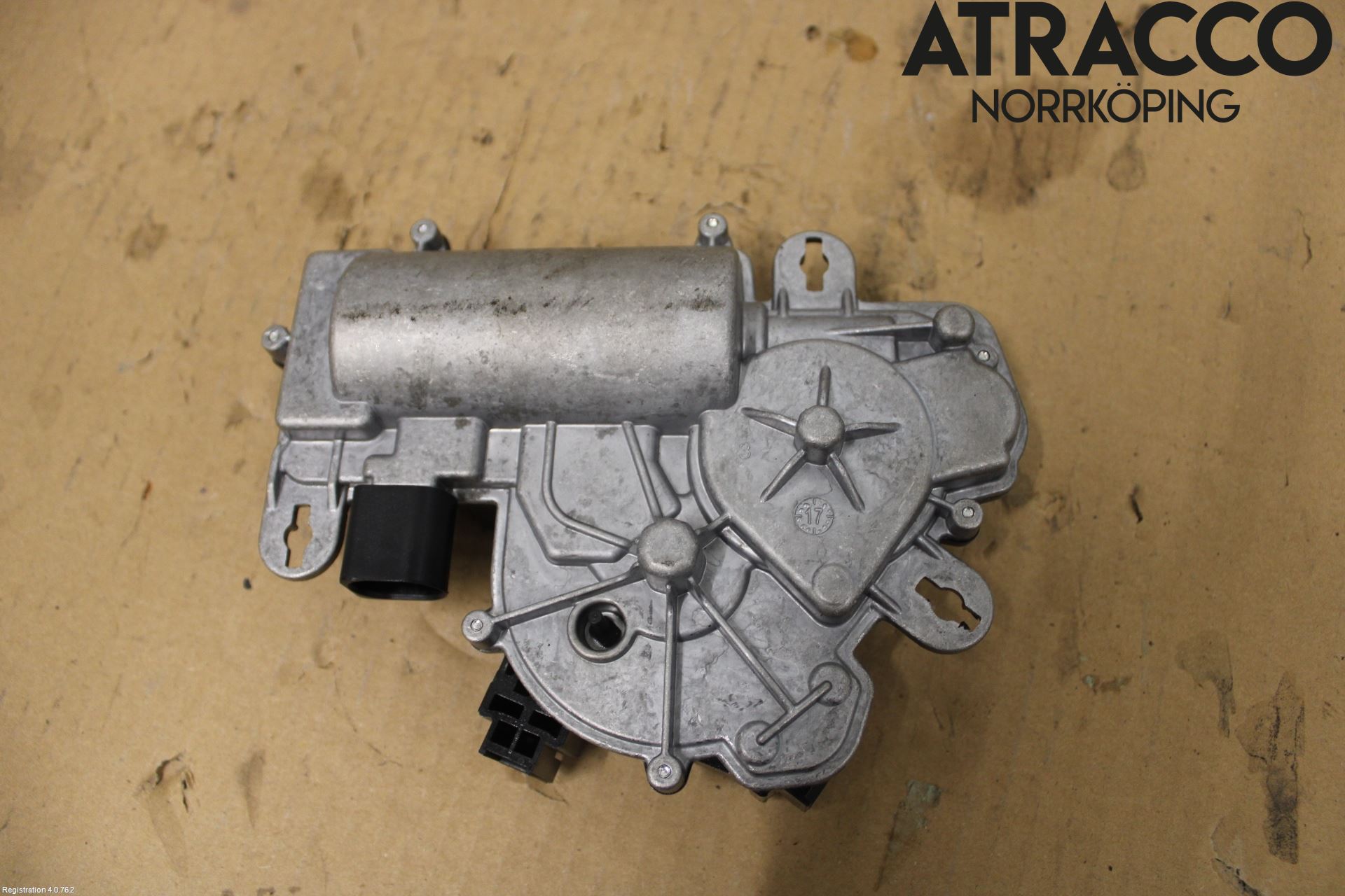 Volkswagen VW PASSAT 15-19 Bakluckeöppnare Automatisk