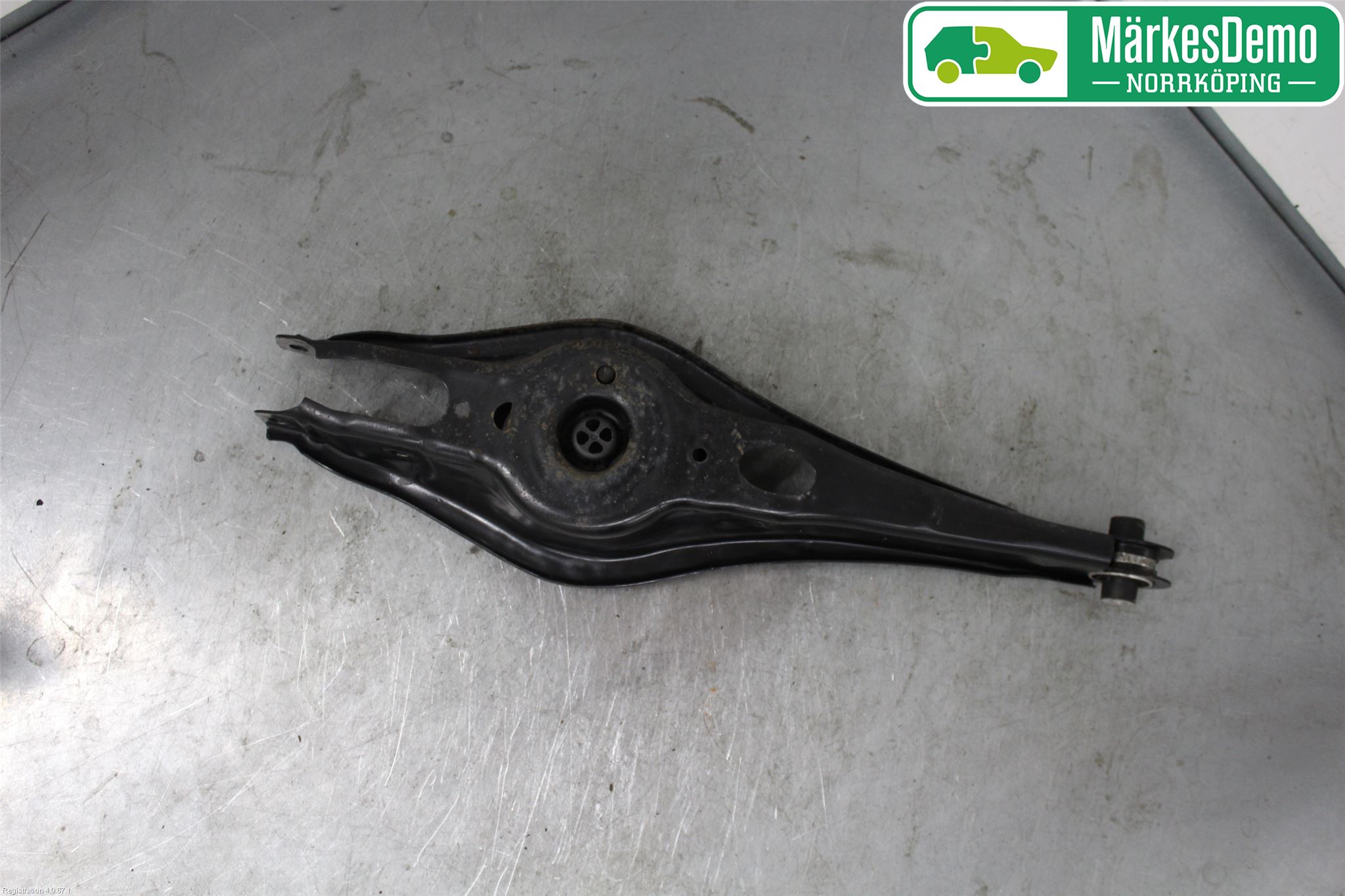 Volkswagen VW GOLF / E-GOLF VII 13-20 Bärarm Bak Höger