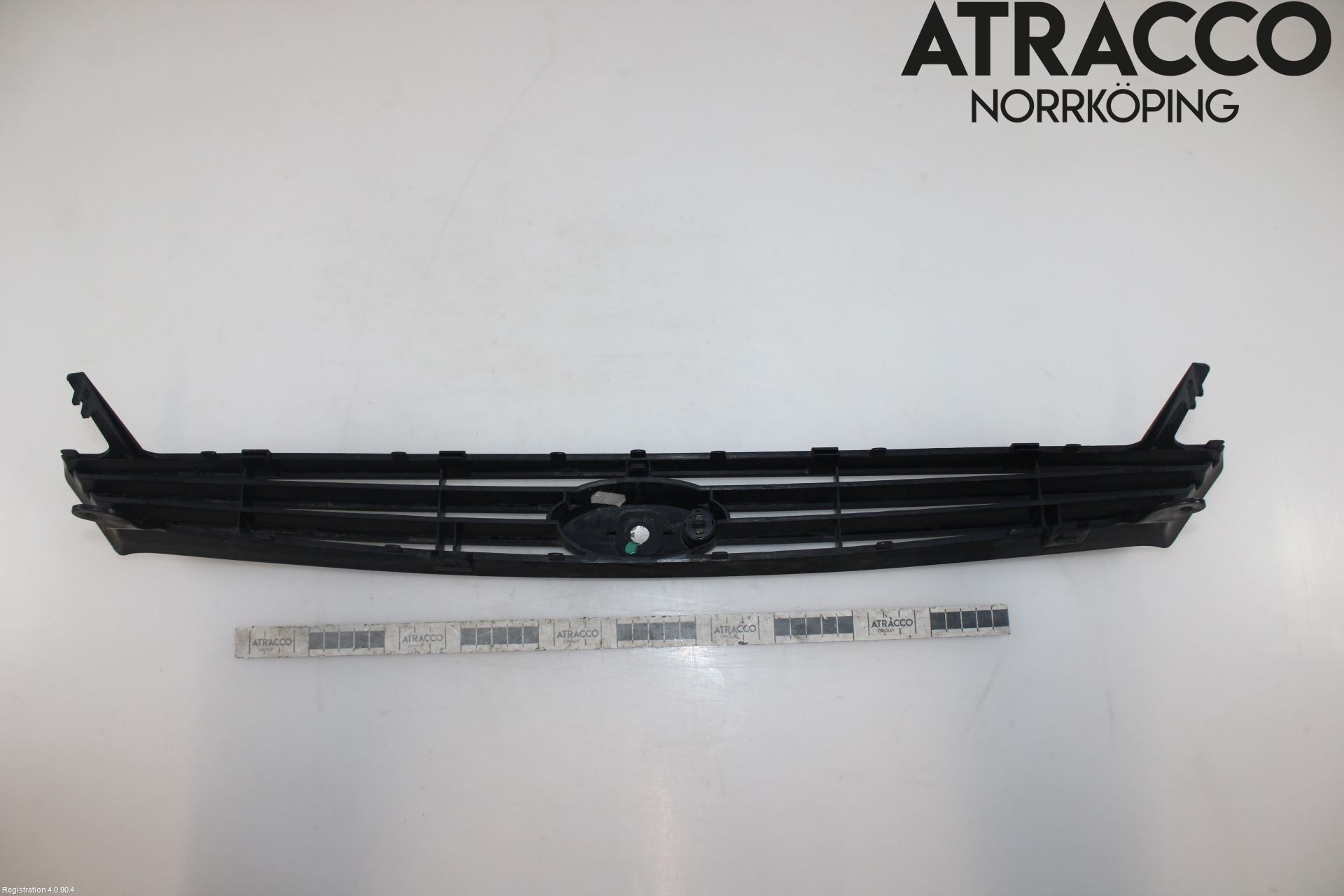 Ford FOCUS     99-04 Grill Komp