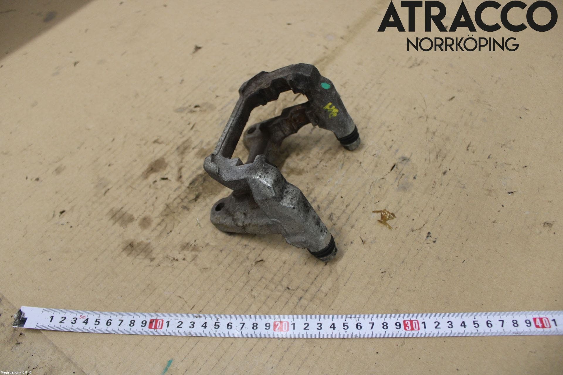 Toyota RAV4 19- Bromsokshållare