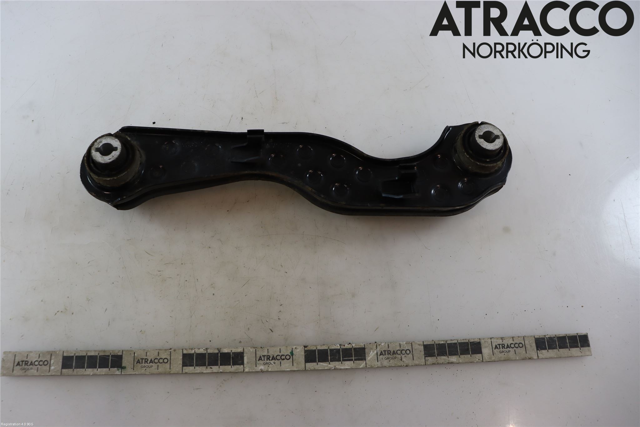 Jaguar F-PACE Bärarm Bak Övre Höger