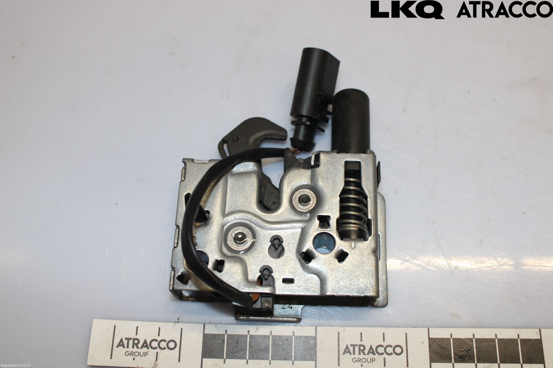Volkswagen VW PASSAT 24- Huvlås
