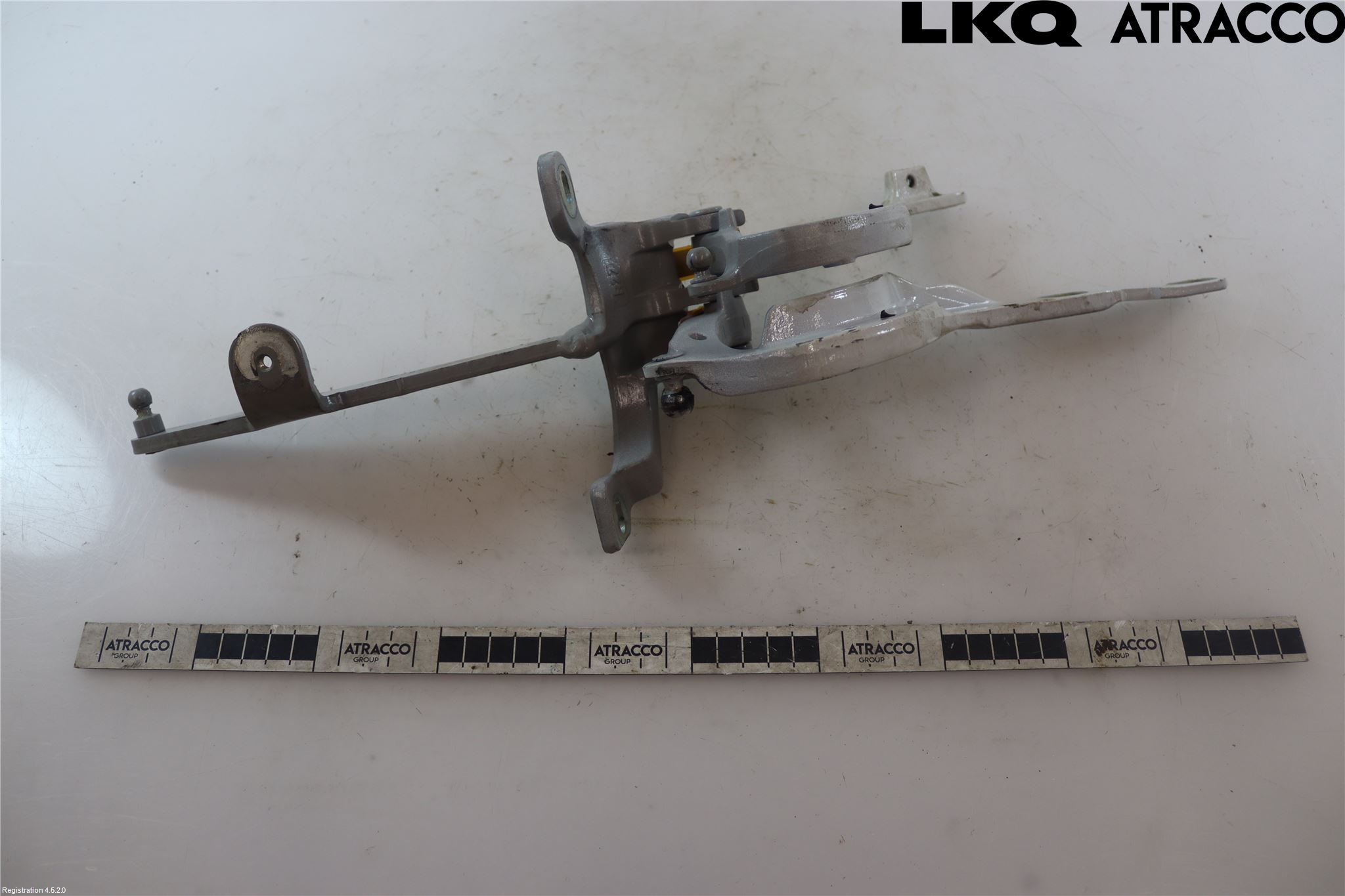 BMW 5 F10/F11/F18 09-17 Bakluckegångjärn Hö