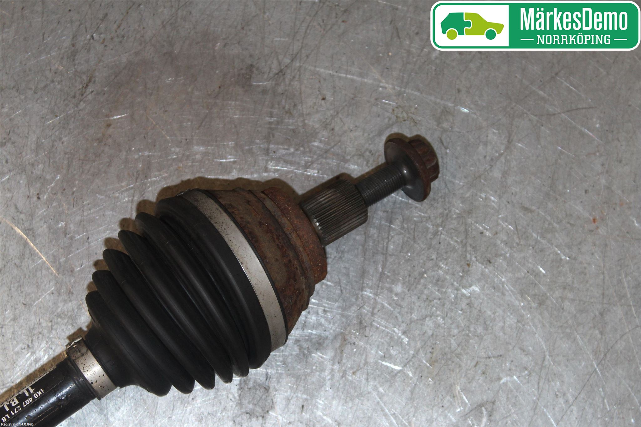 Volkswagen VW CADDY 16-20 Drivaxel Fram Vänster