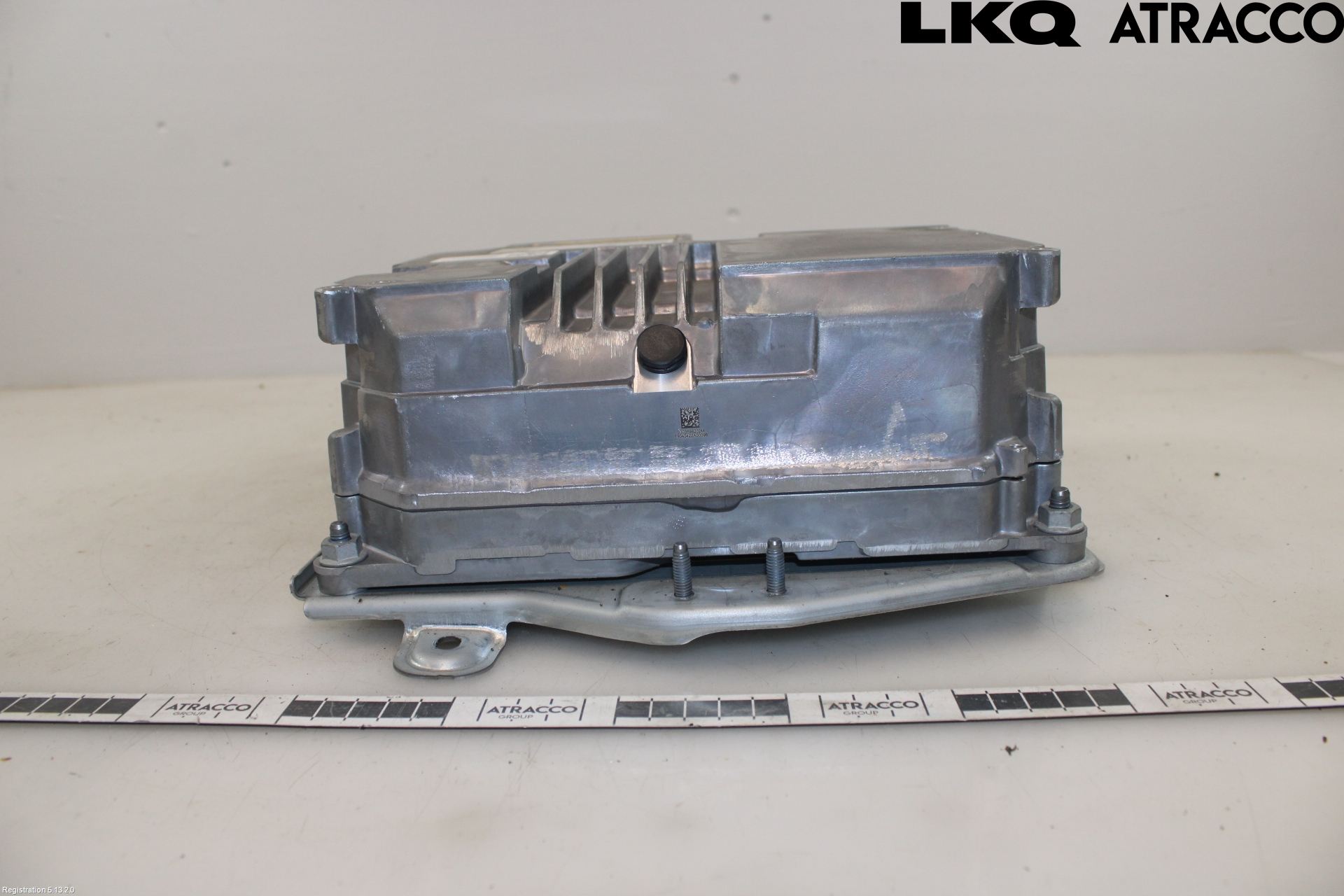 Mercedes-Benz MB EQA (H243) 21- Inverter 12 -> 220 V