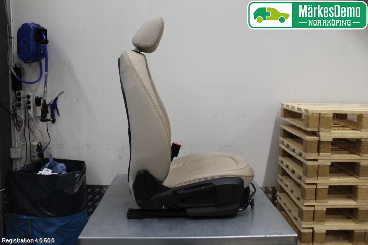 BMW 2 F45 Active Tourer 14-21 Inredning Stol Fram Hö