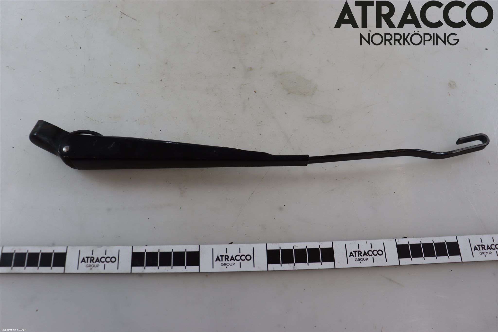 Mercedes-Benz MB 200-300  (W123) 76-86 Torkararm Armar Vindruta