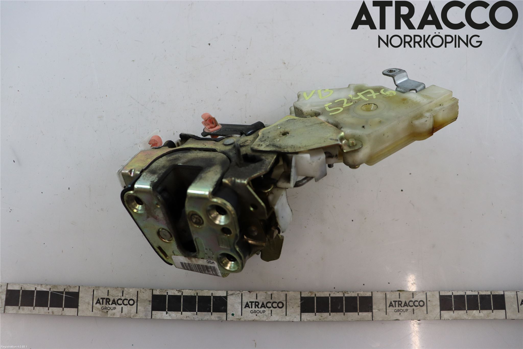 Nissan ALMERA    00-06 Låskista-Dörrlås