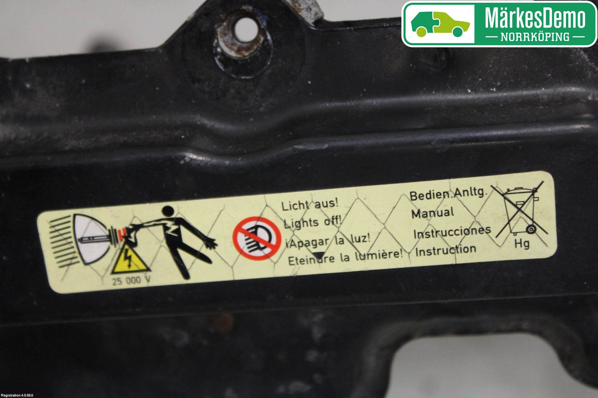 BMW X5 E53     99-06 Front Huvlåsplåt-Balk