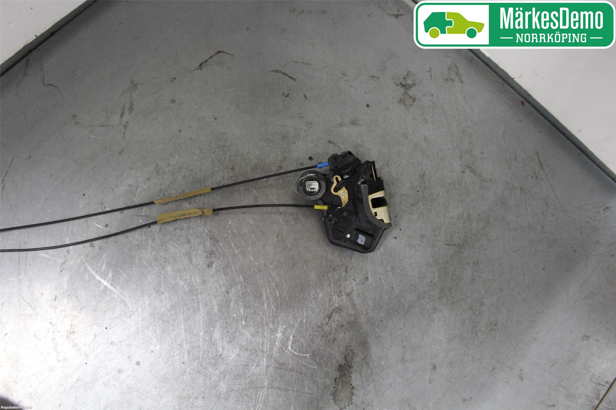 Toyota COROLLA VERSO 04-07 Låskista-Dörrlås