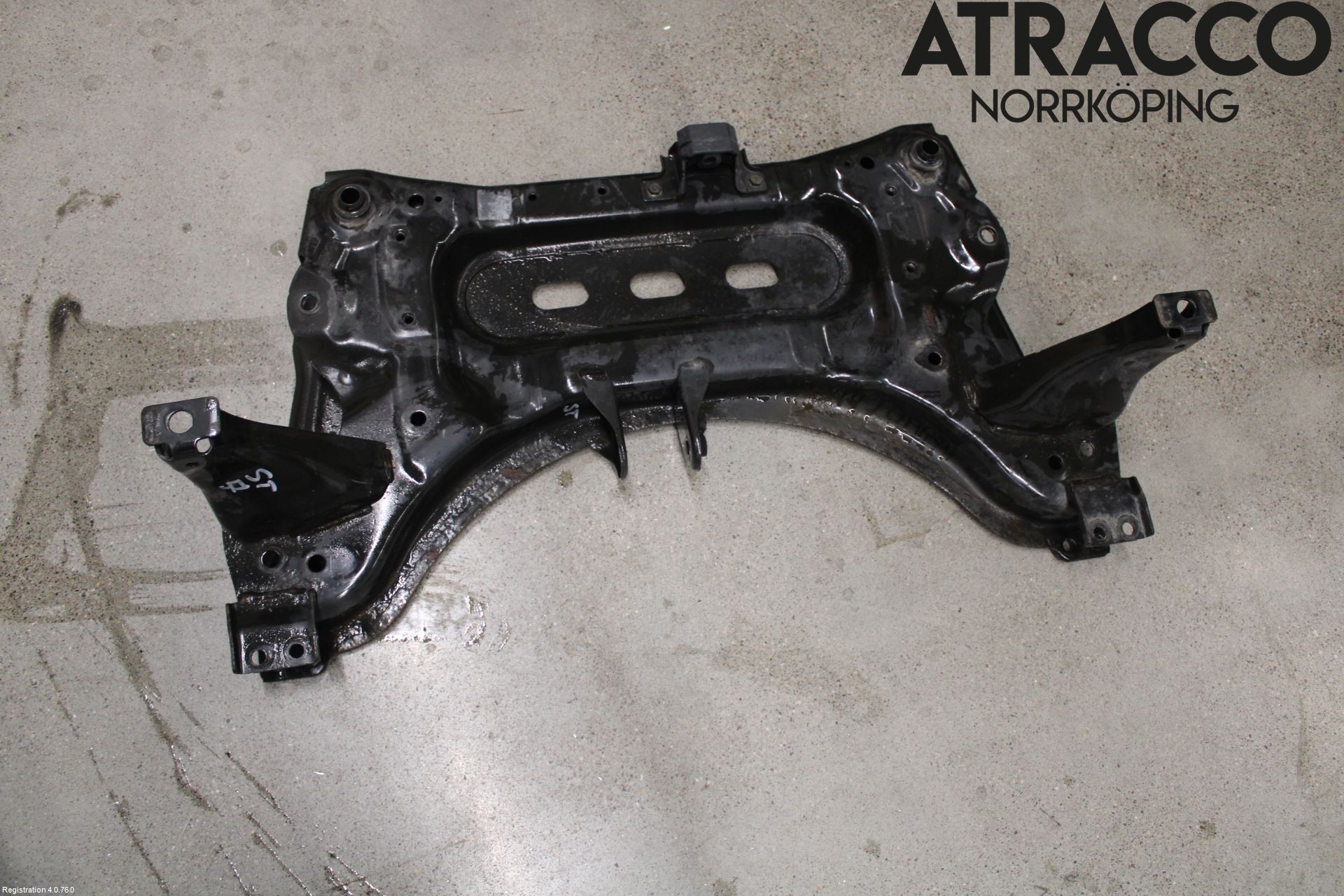 Nissan QASHQAI 14-17 Framvagnsbalk