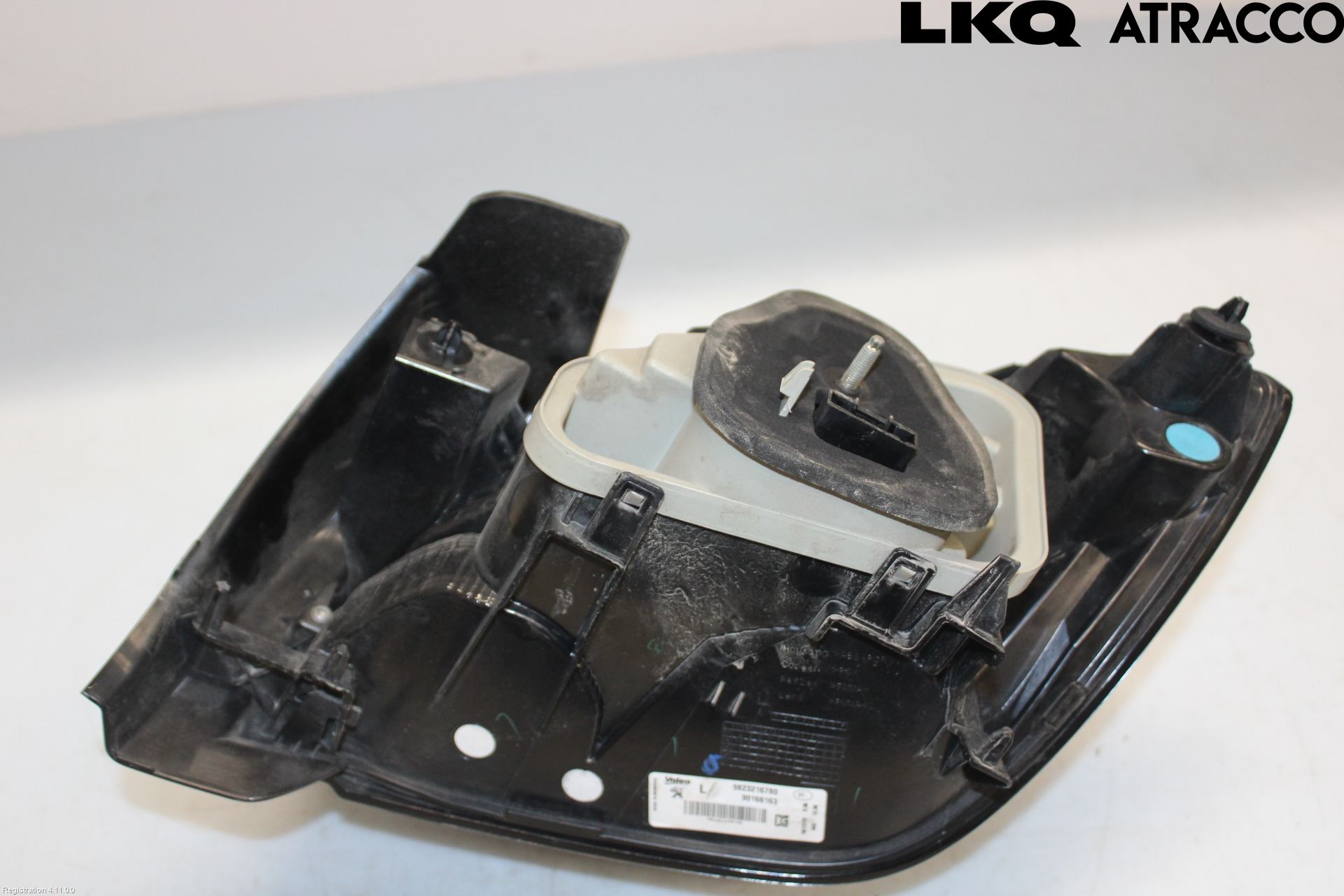 Peugeot 208/E-208 20- Bakljus Vänster