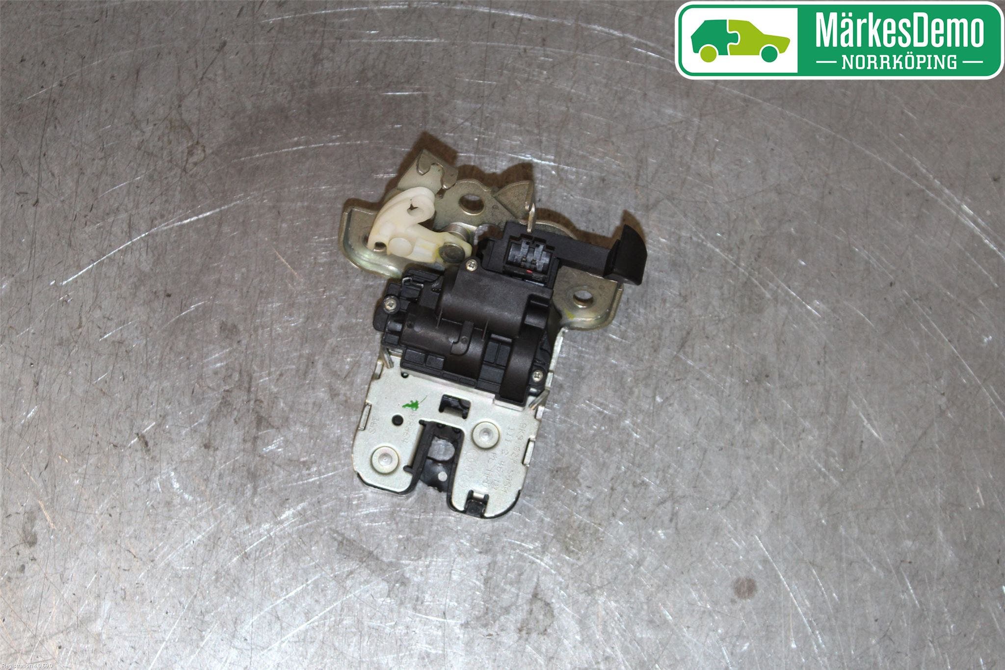 Audi A1/S1 11-18 Låskista Baklucka