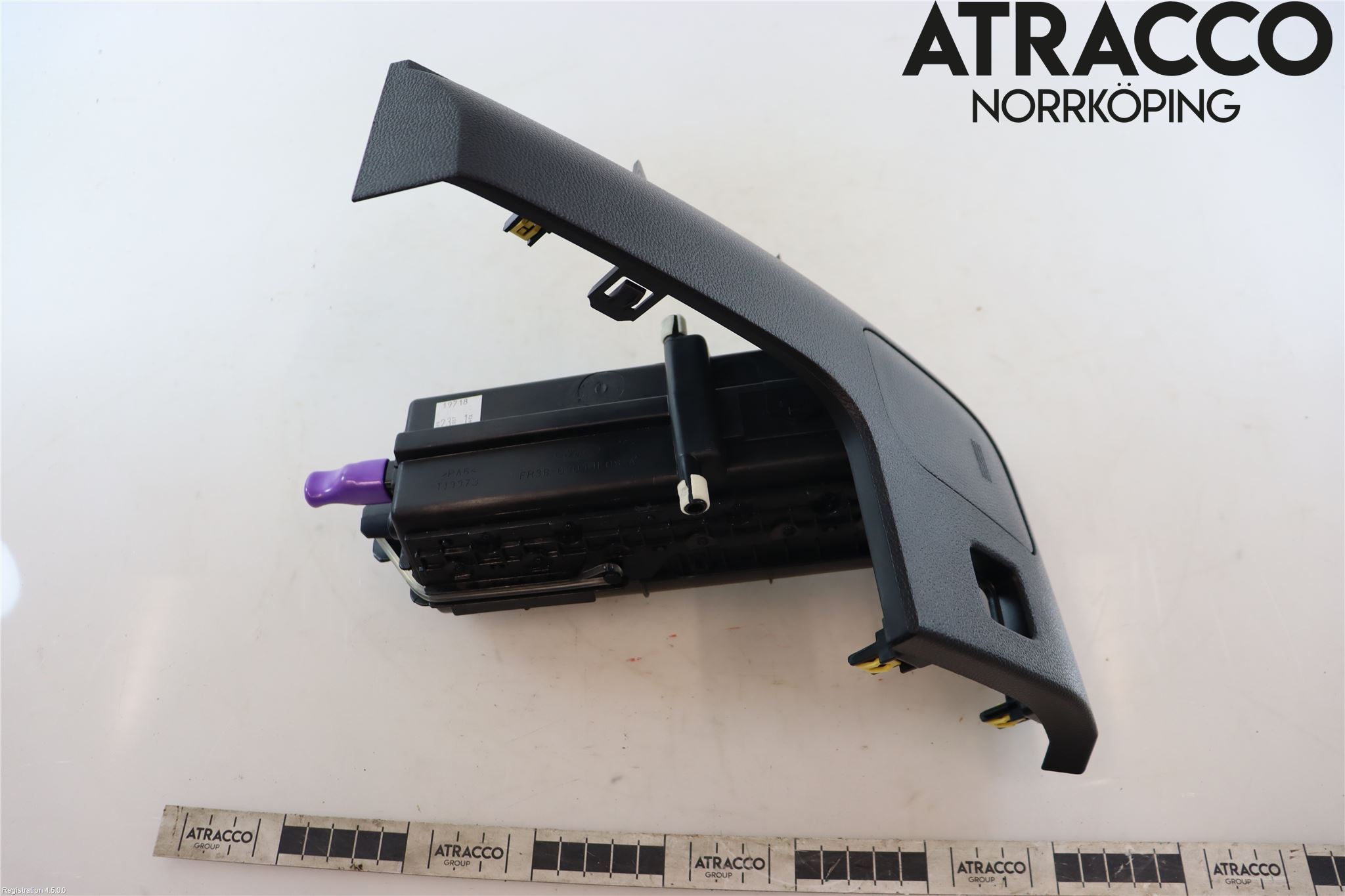 Ford MUSTANG VI 15-22 Instrumentbräda Förvaringsfack