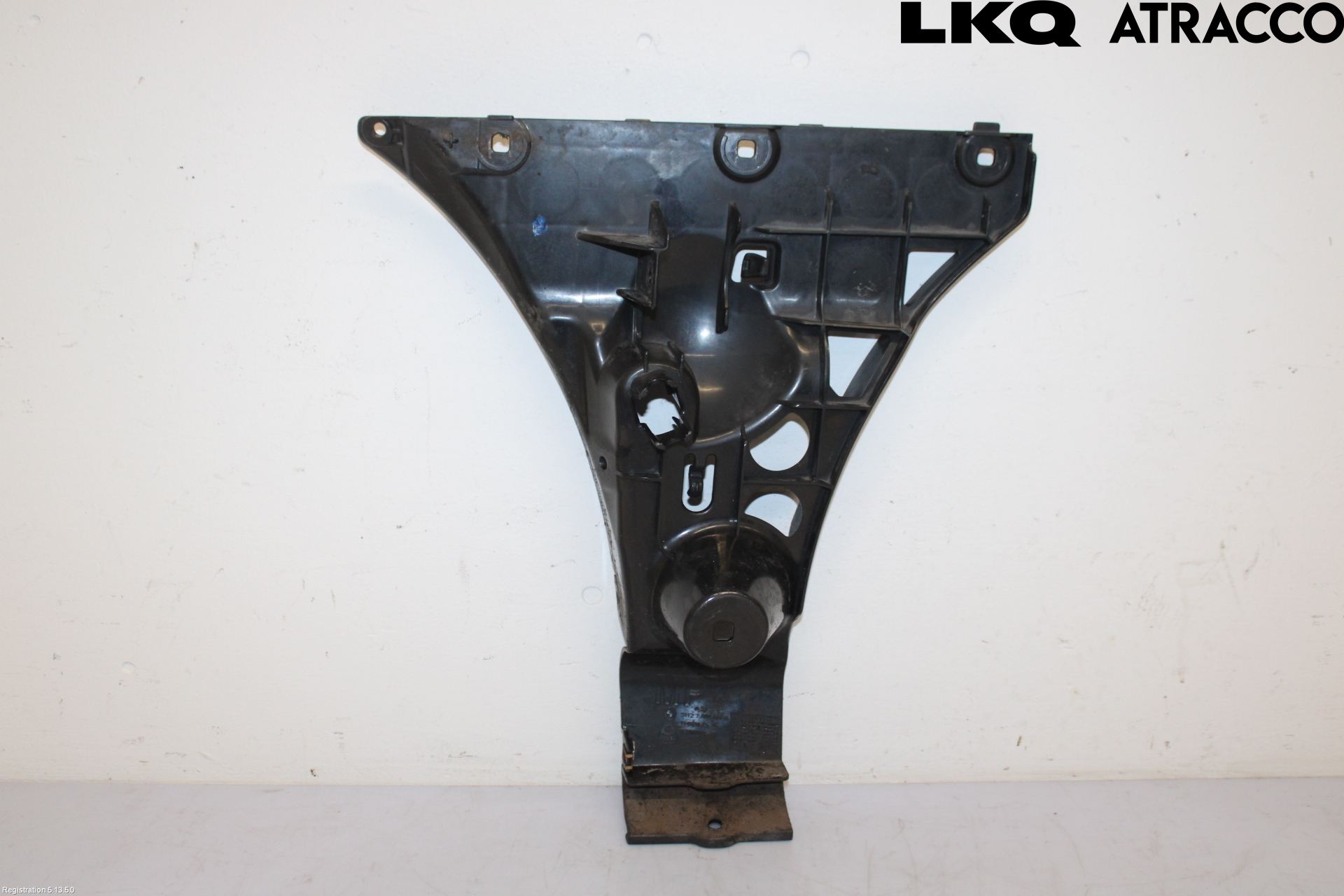 BMW 5 E60/61 Sed/Tou 02-10 Stötfångarfäste Bak Hö