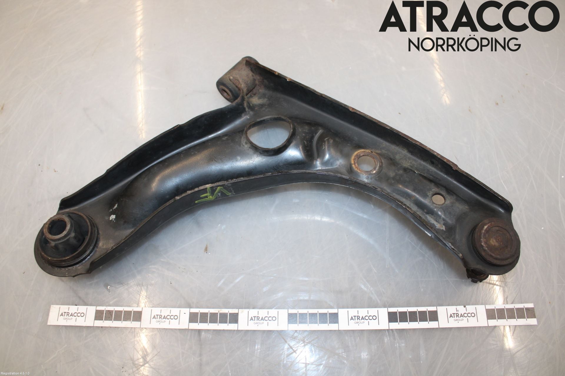 Toyota AYGO 06-14 Bärarm Fram Undre Vä