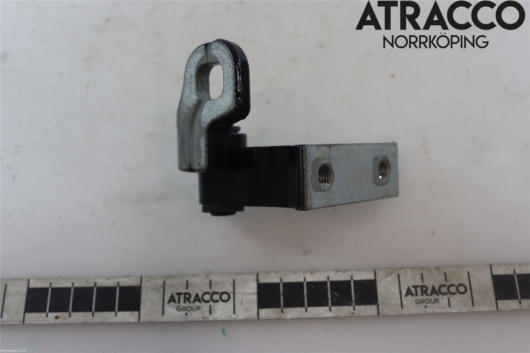 Volvo V40 12-19 Dörrgångjärn