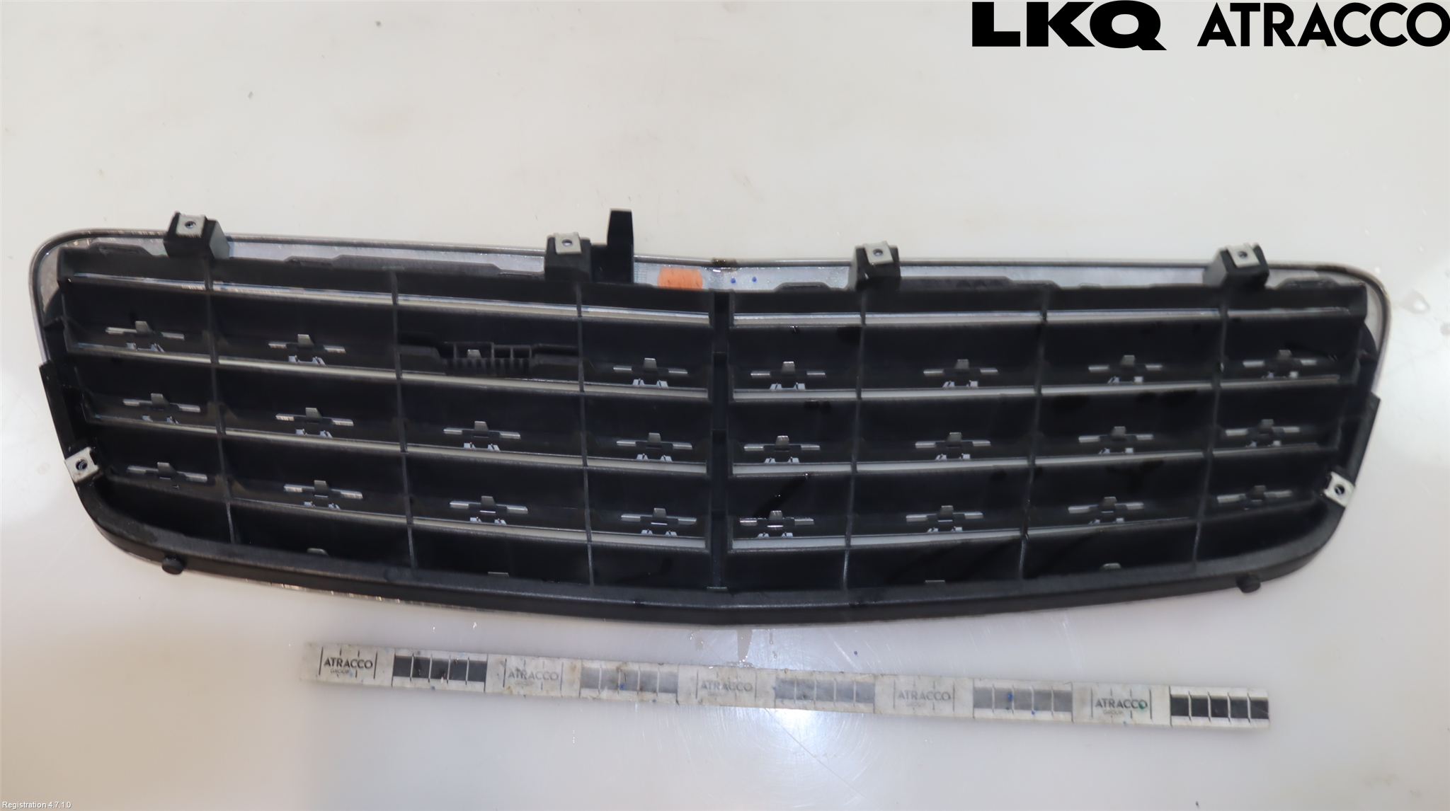 Mercedes-Benz MB C (203) 00-07 Grill Komp