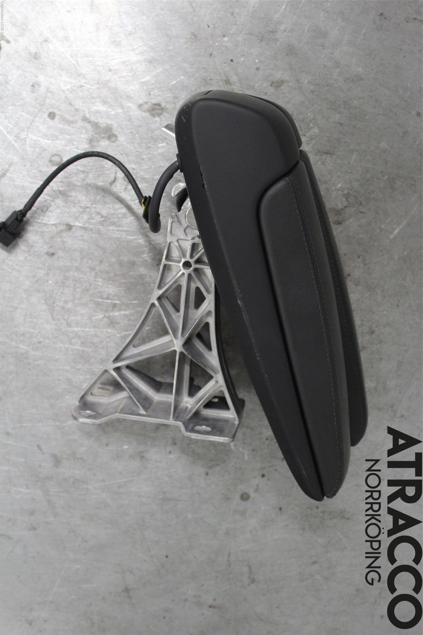 Audi A8/S8 4E  02-09 Inredning Armstöd