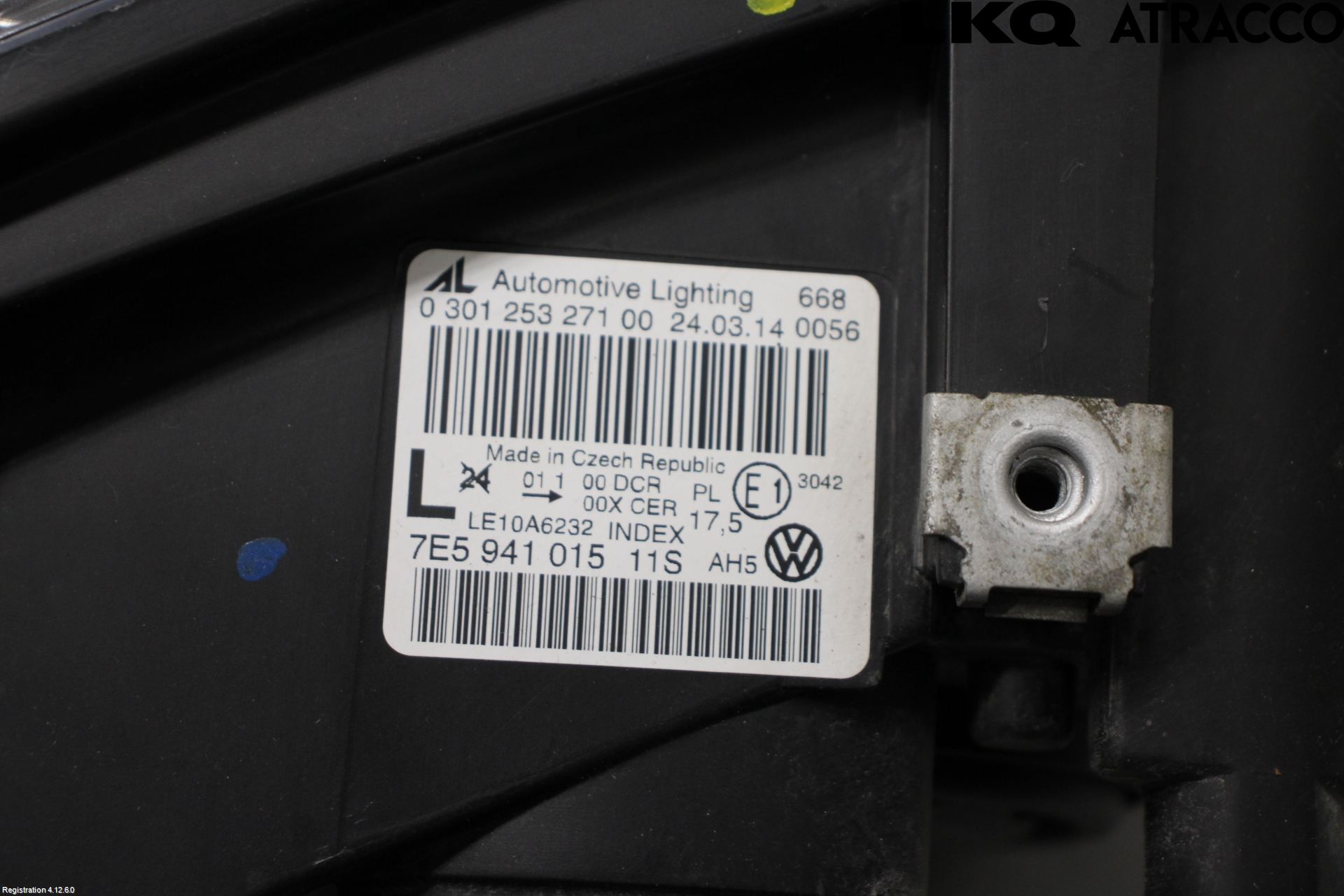 Volkswagen VW TRANSP/CARAVELLE (T5) 04-15 Strålkastare Vänster