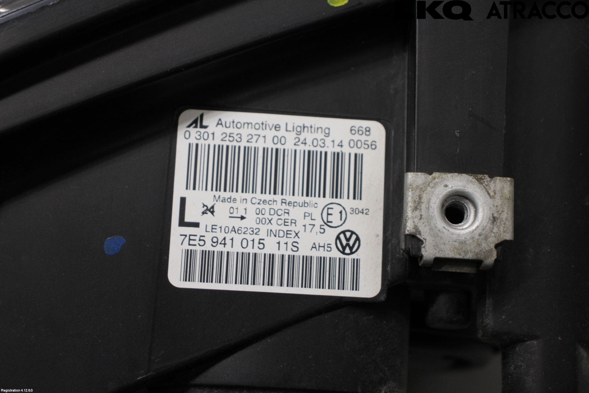 Volkswagen VW TRANSP/CARAVELLE (T5) 04-15 Strålkastare Vänster
