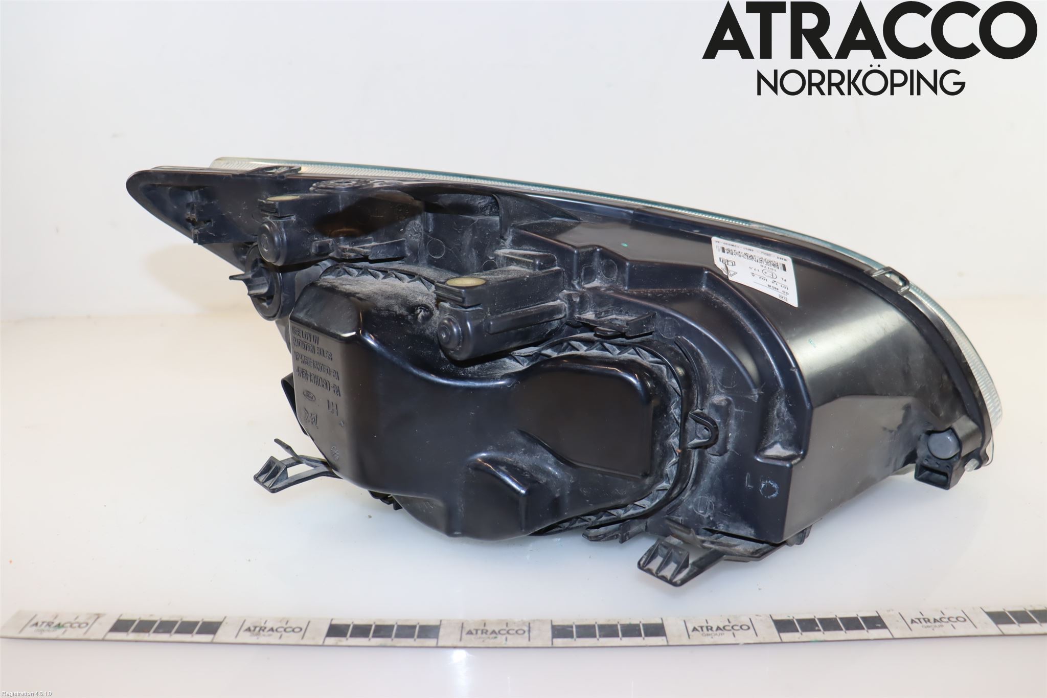 Ford FOCUS     04-07 Strålkastare Vänster