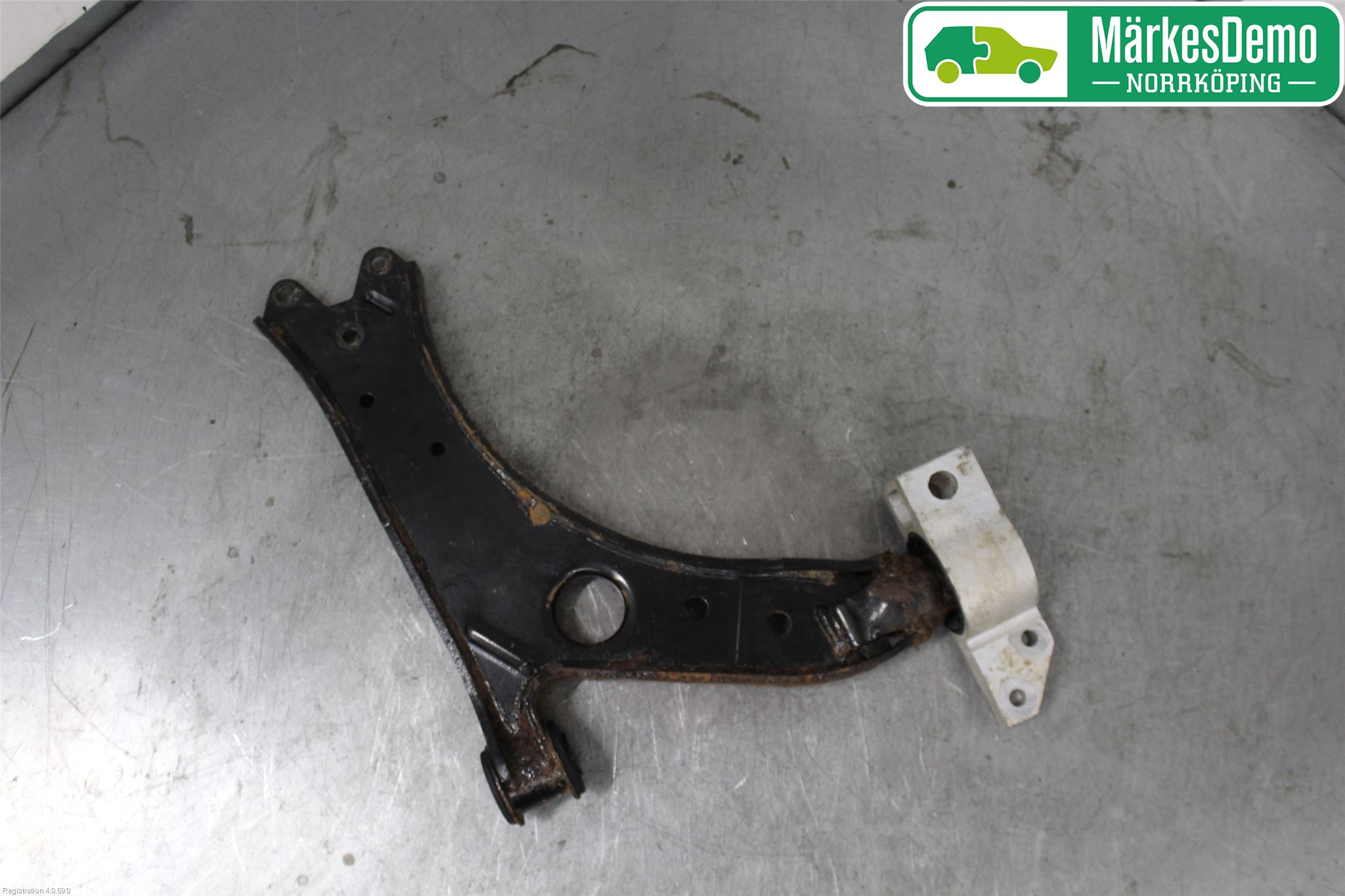 Volkswagen VW GOLF VI 09-13 Bärarm Fram Undre Hö
