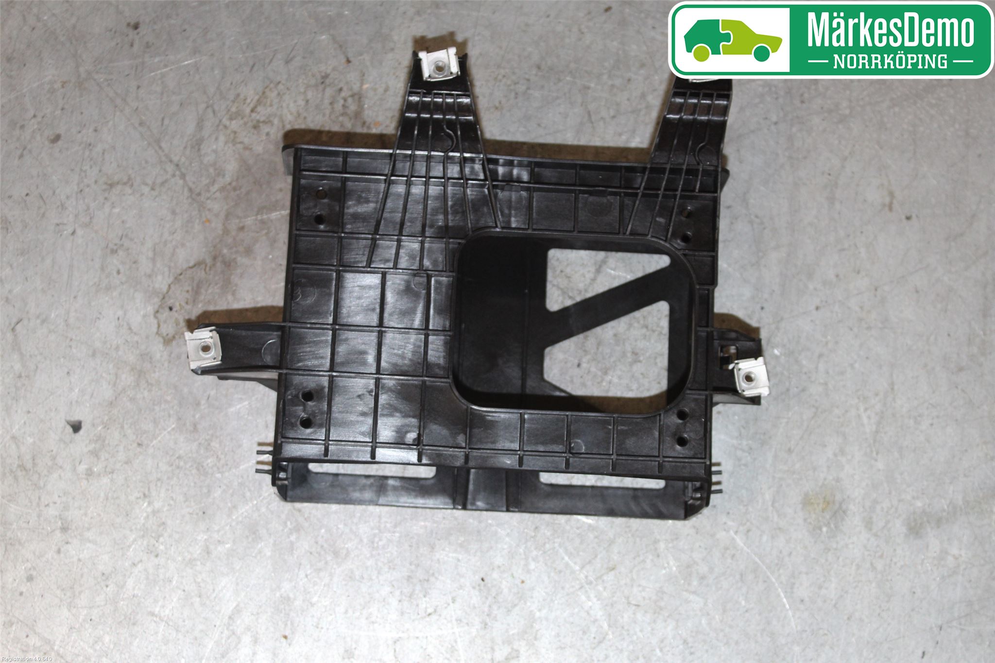 Audi A4/S4 B9 16-19 Instrument-Radio Sarg