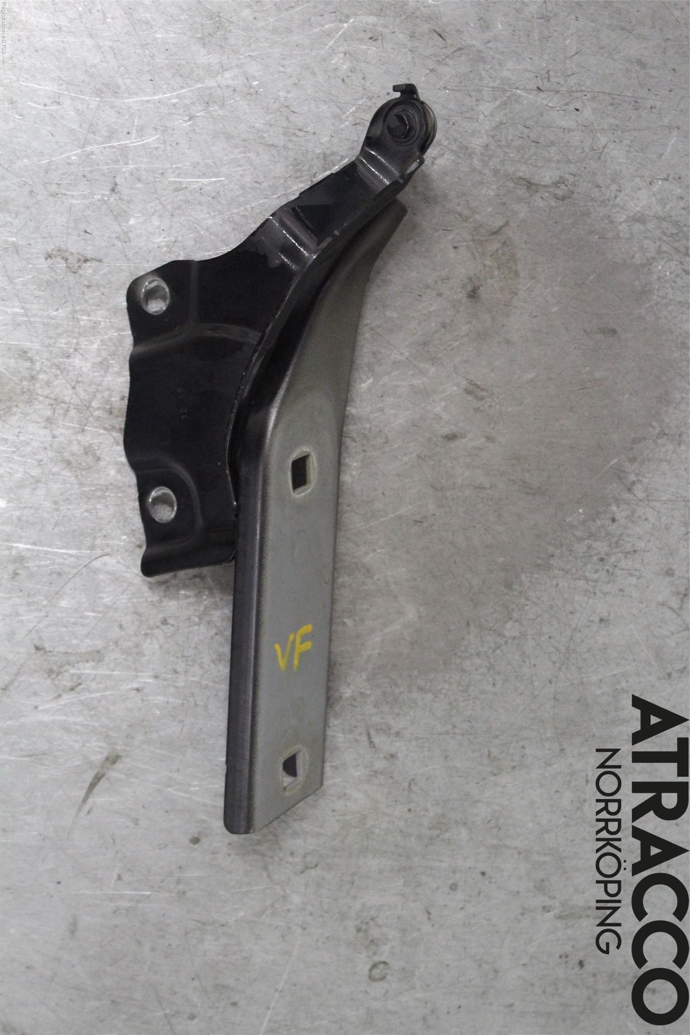 Audi Q2/SQ2 17- Huvgångjärn