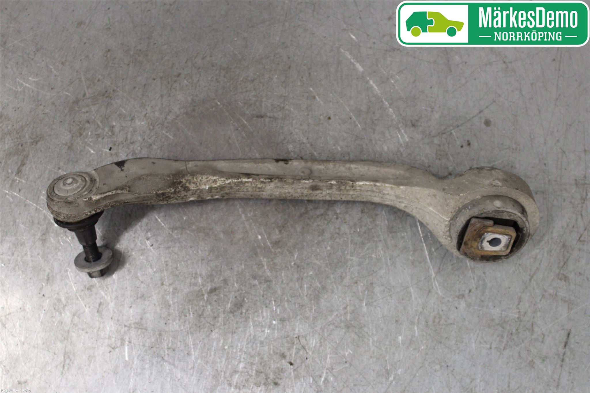 Volkswagen VW PHAETON Bärarm Fram Undre Hö