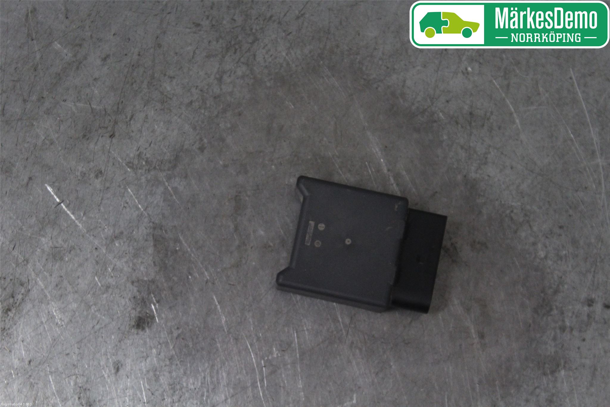 Volkswagen VW POLO VI 18->> Relä Bränslepump