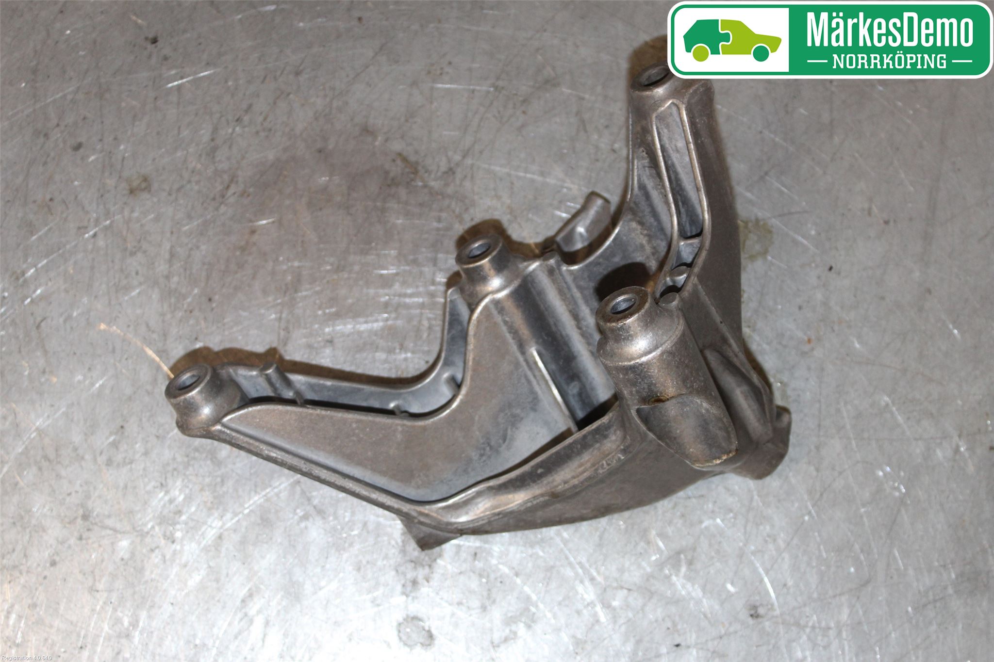 Audi A4/S4 B9 16-19 Motorfäste