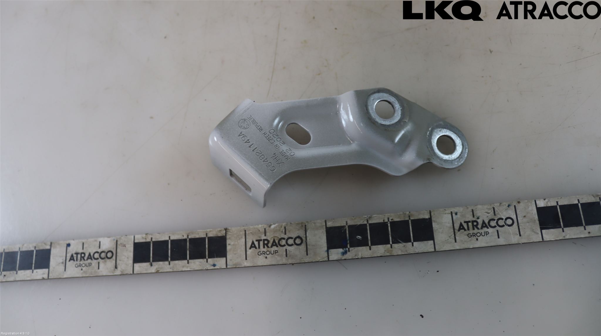 Skoda SCALA 19- Skärmfäste Fram Vä