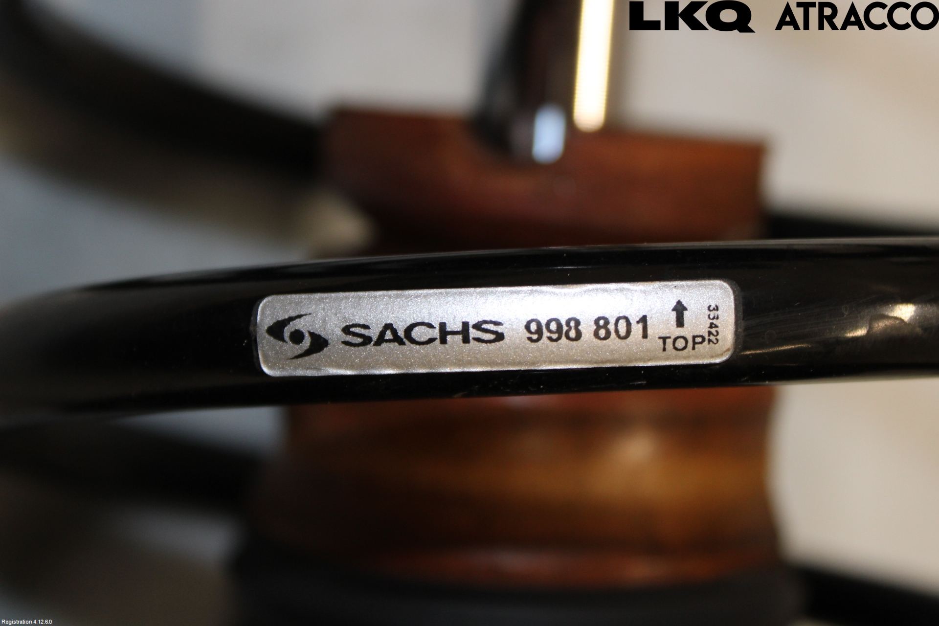 Volvo XC70 05-07 Fjäderben Fram Höger