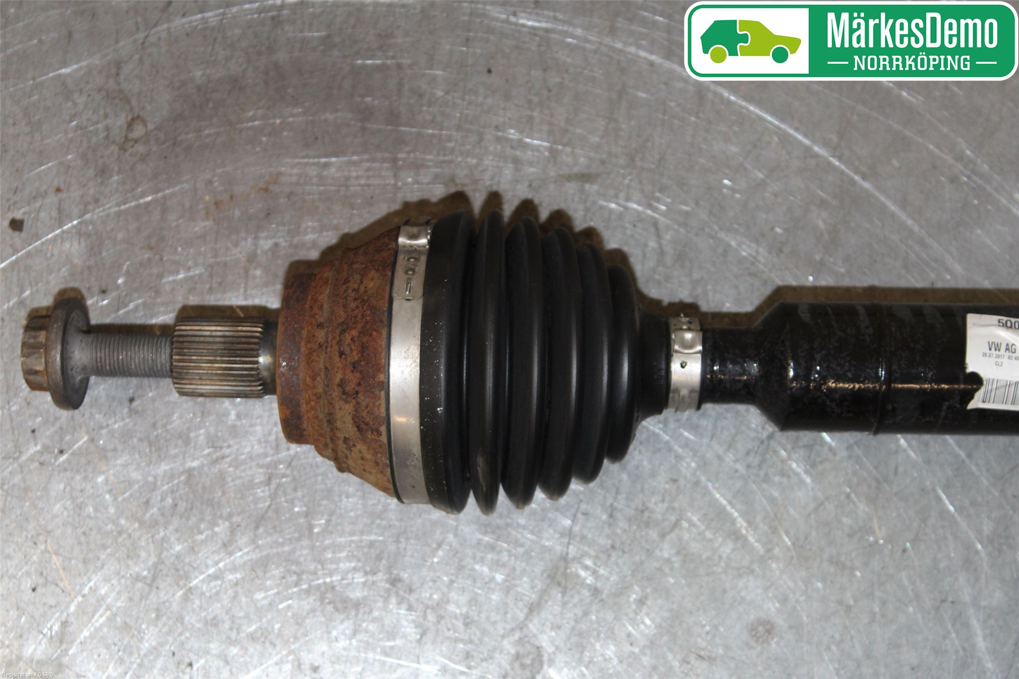 Volkswagen VW GOLF SPORTSVAN 15-20 Drivaxel Fram Höger