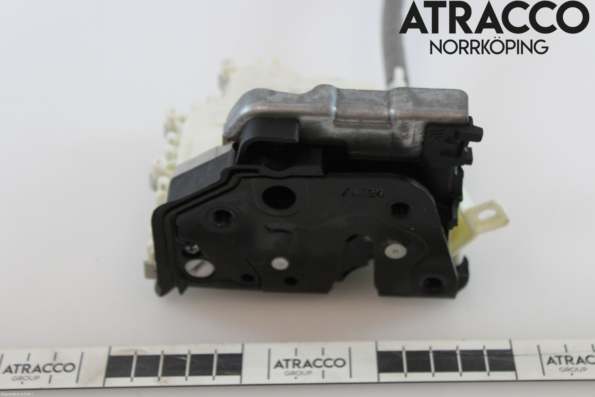 Audi A4/S4 B9 20- Låskista-Dörrlås