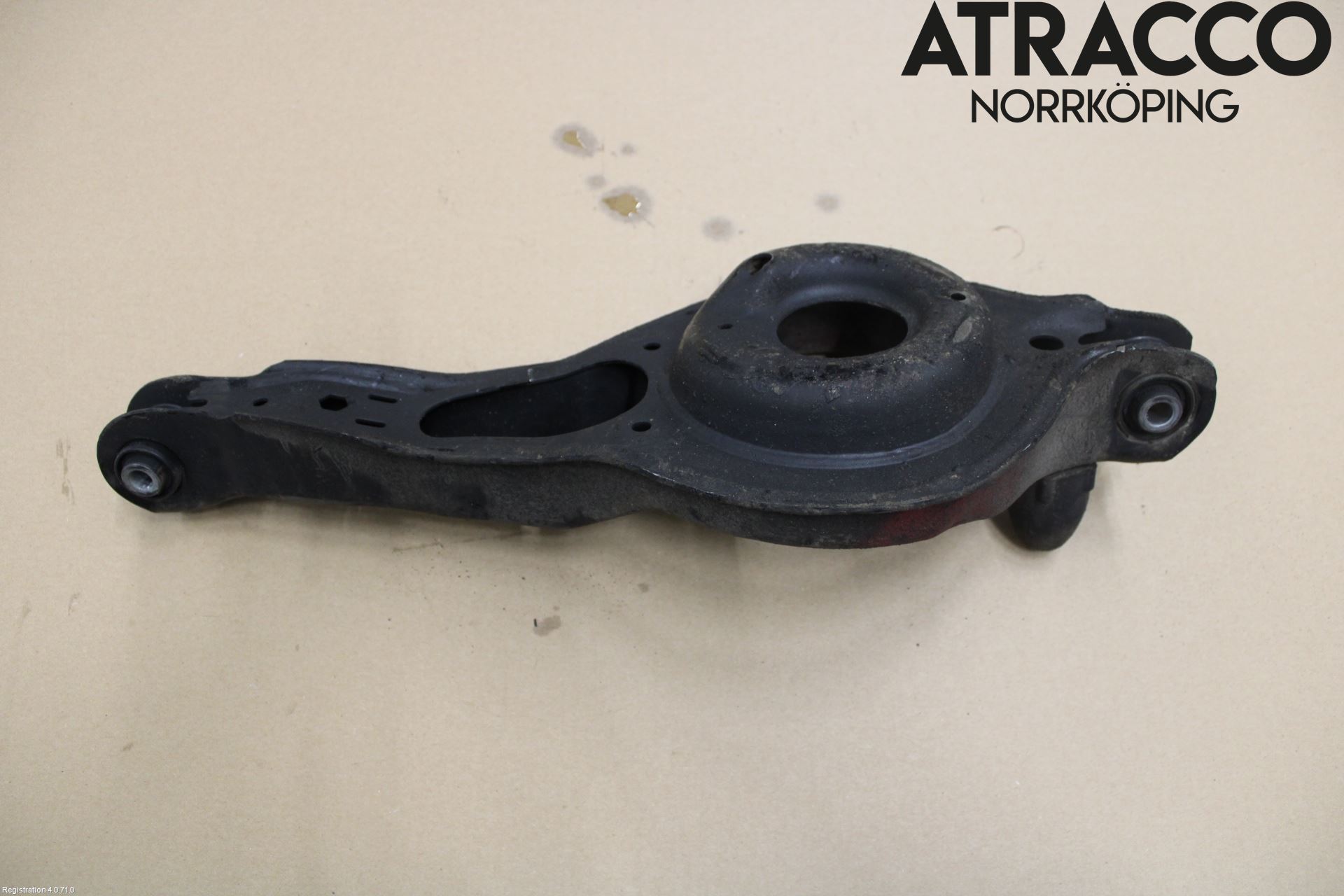 Volvo V40 12-19 Bärarm Bak Höger