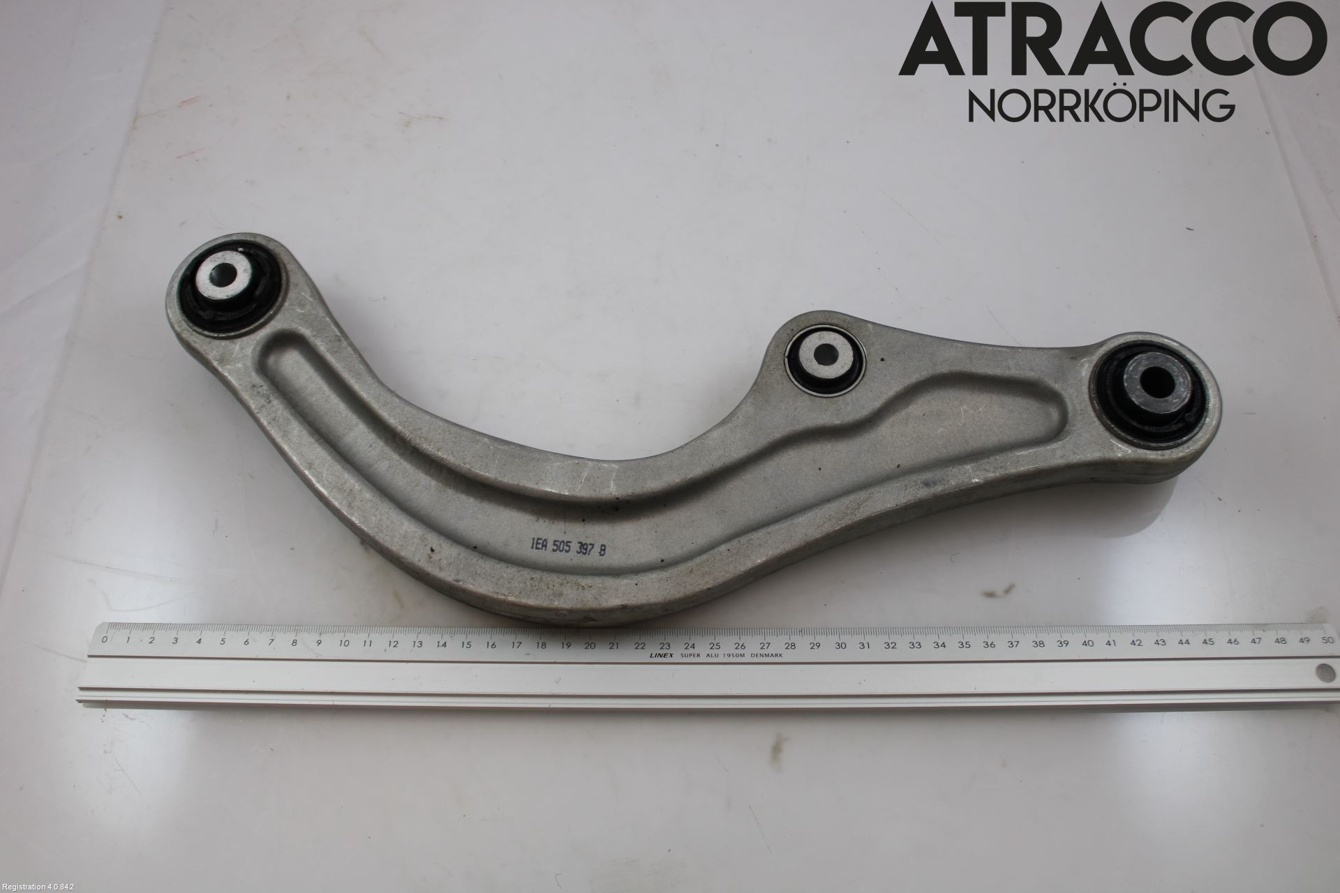 Cupra BORN 22- Bärarm Bak Övre Höger