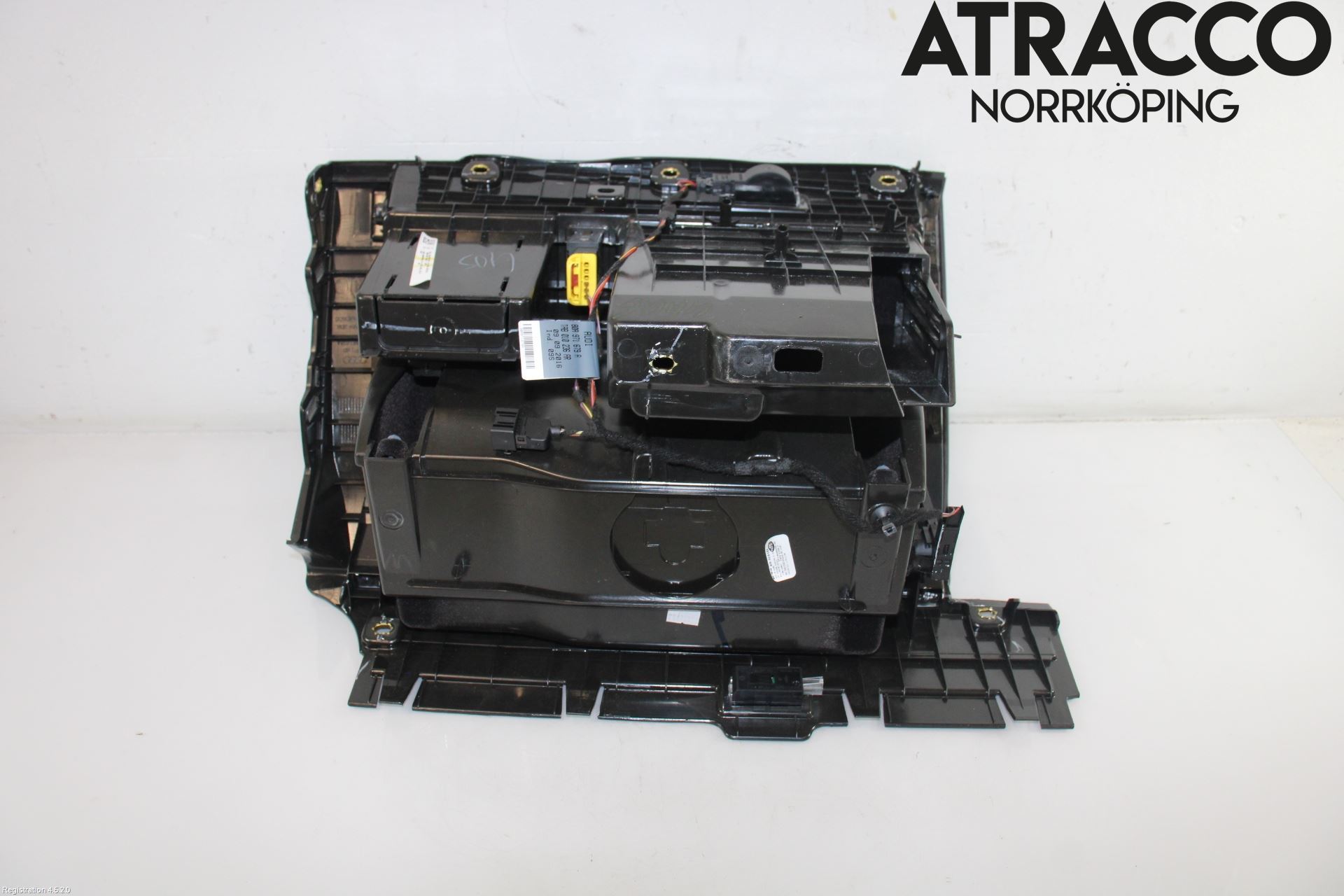 Audi Q5/SQ5 17- Handskfack