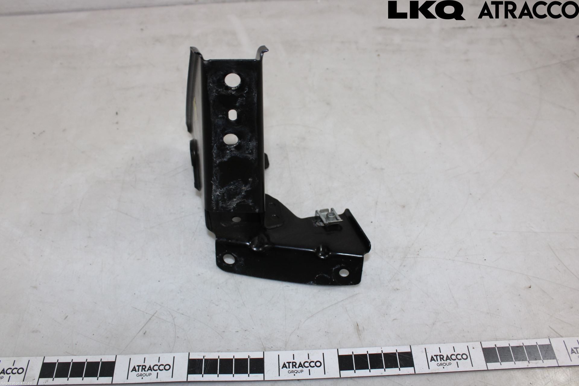 BMW 3 E90/91 SED/TOU 05-12 Front Huvlåsplåt-Balk
