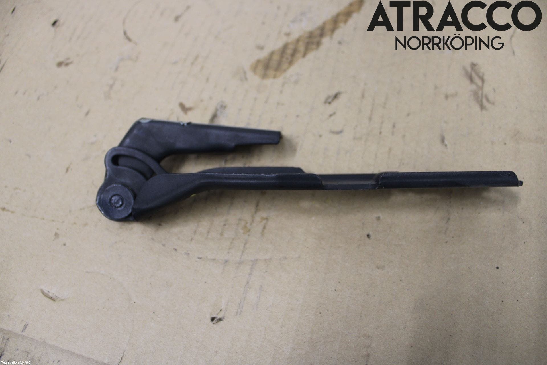 Audi A4/S4 01-05 Huvgångjärn