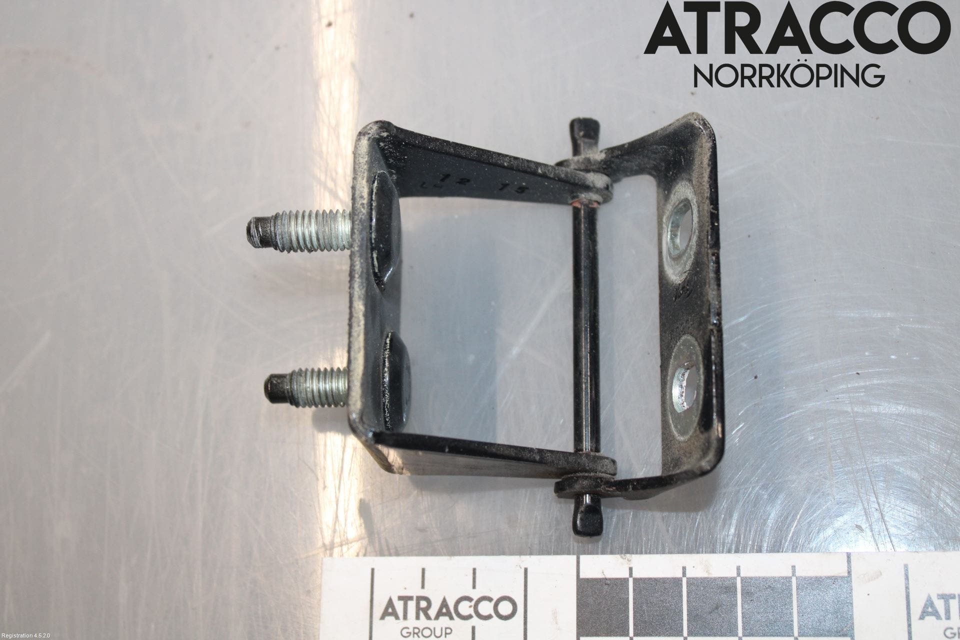 Ford FOCUS 15-18 Bakluckegångjärn Vä