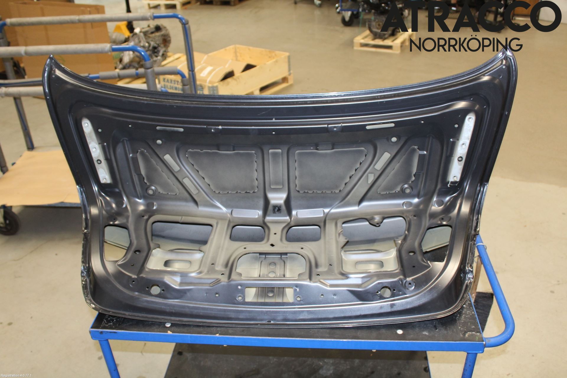 BMW 5 F10/F11/F18 09-17 Baklucka (Ej Med Ruta)