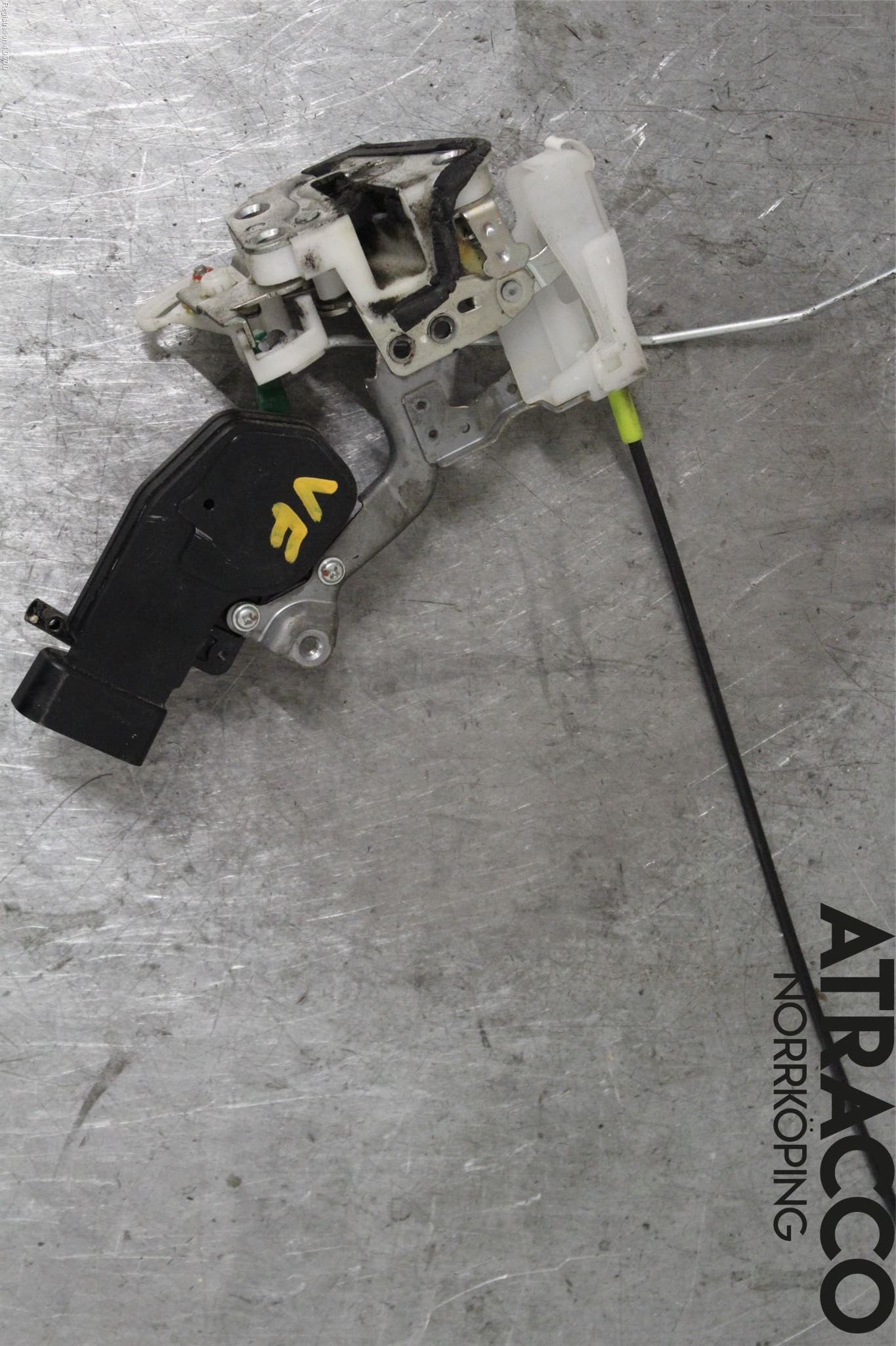 Toyota AYGO 06-14 Låskista-Dörrlås