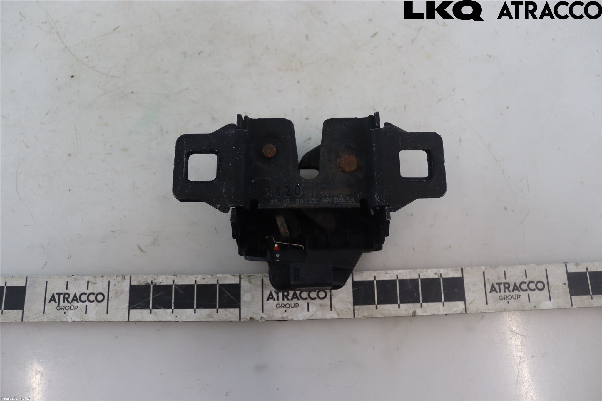 Jaguar I-PACE 18- Huvlås