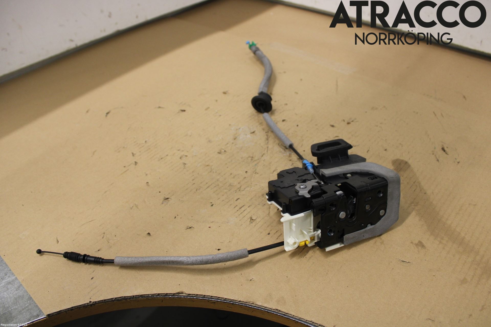 Audi A6 F2/C8 19- Låskista-Dörrlås